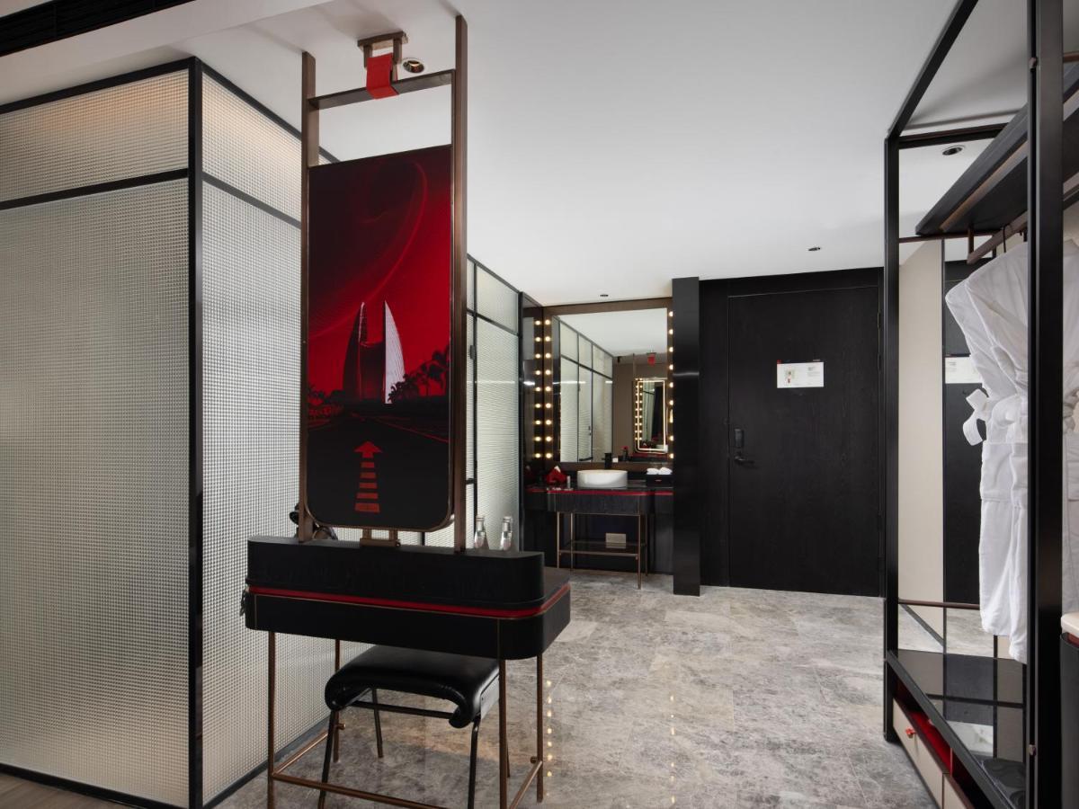 Radisson Red Hotel Zhuhai Gongbei Port Exterior foto