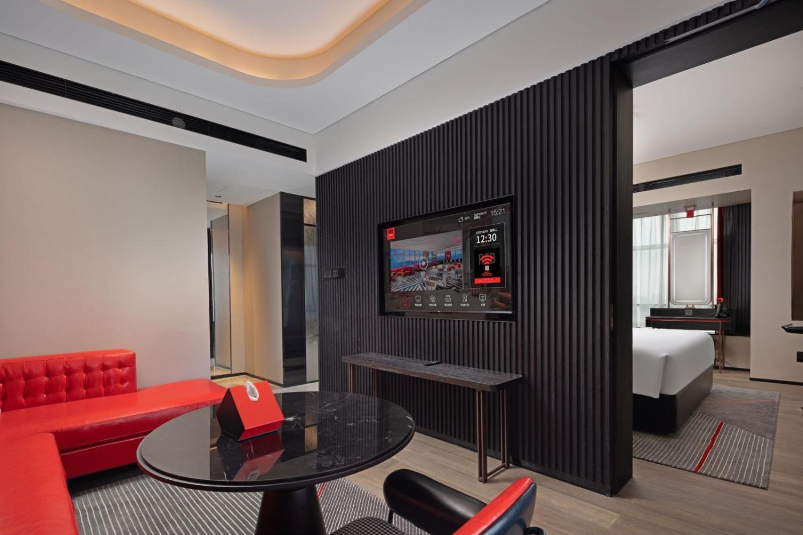 Radisson Red Hotel Zhuhai Gongbei Port Exterior foto
