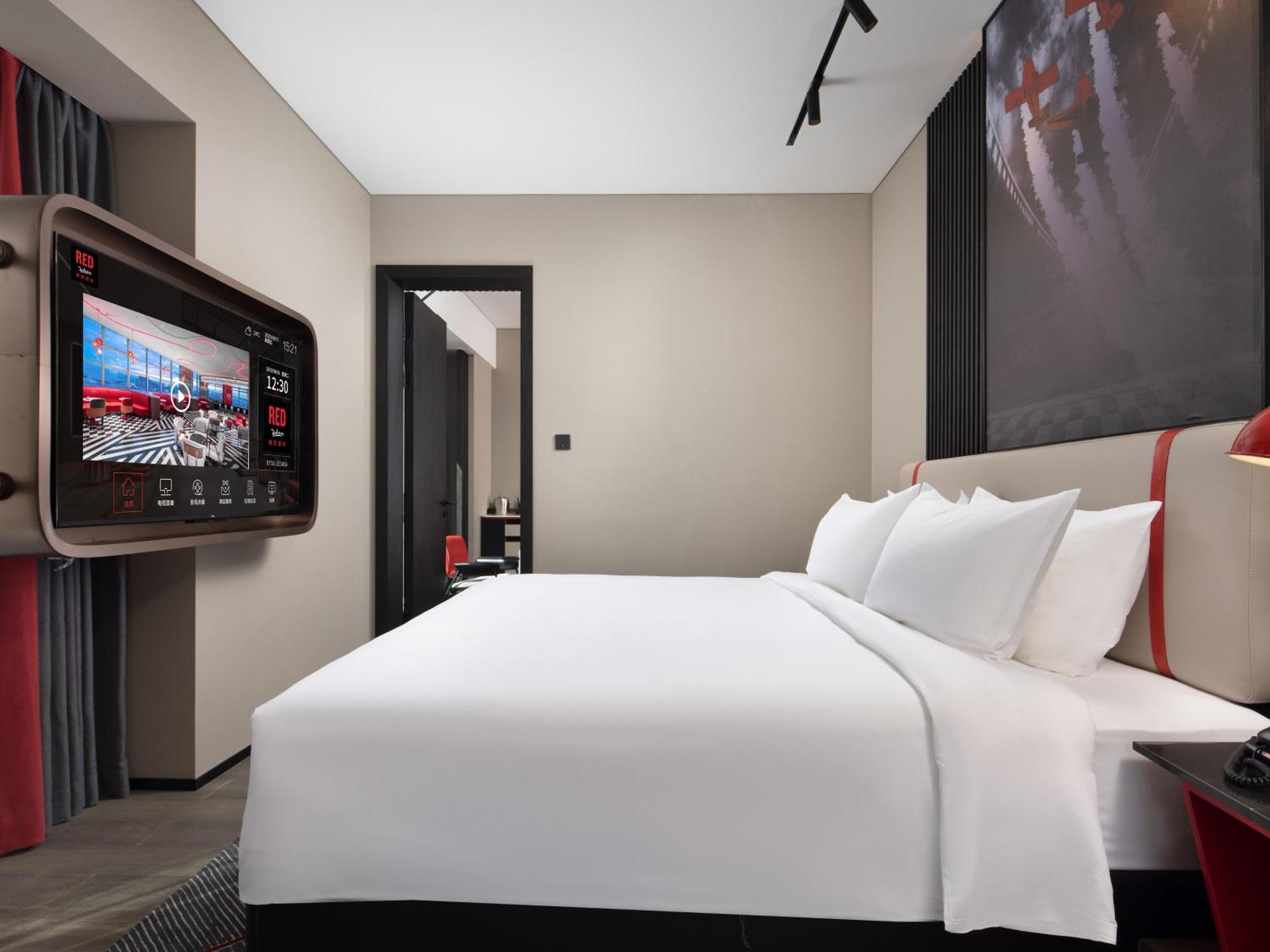 Radisson Red Hotel Zhuhai Gongbei Port Exterior foto