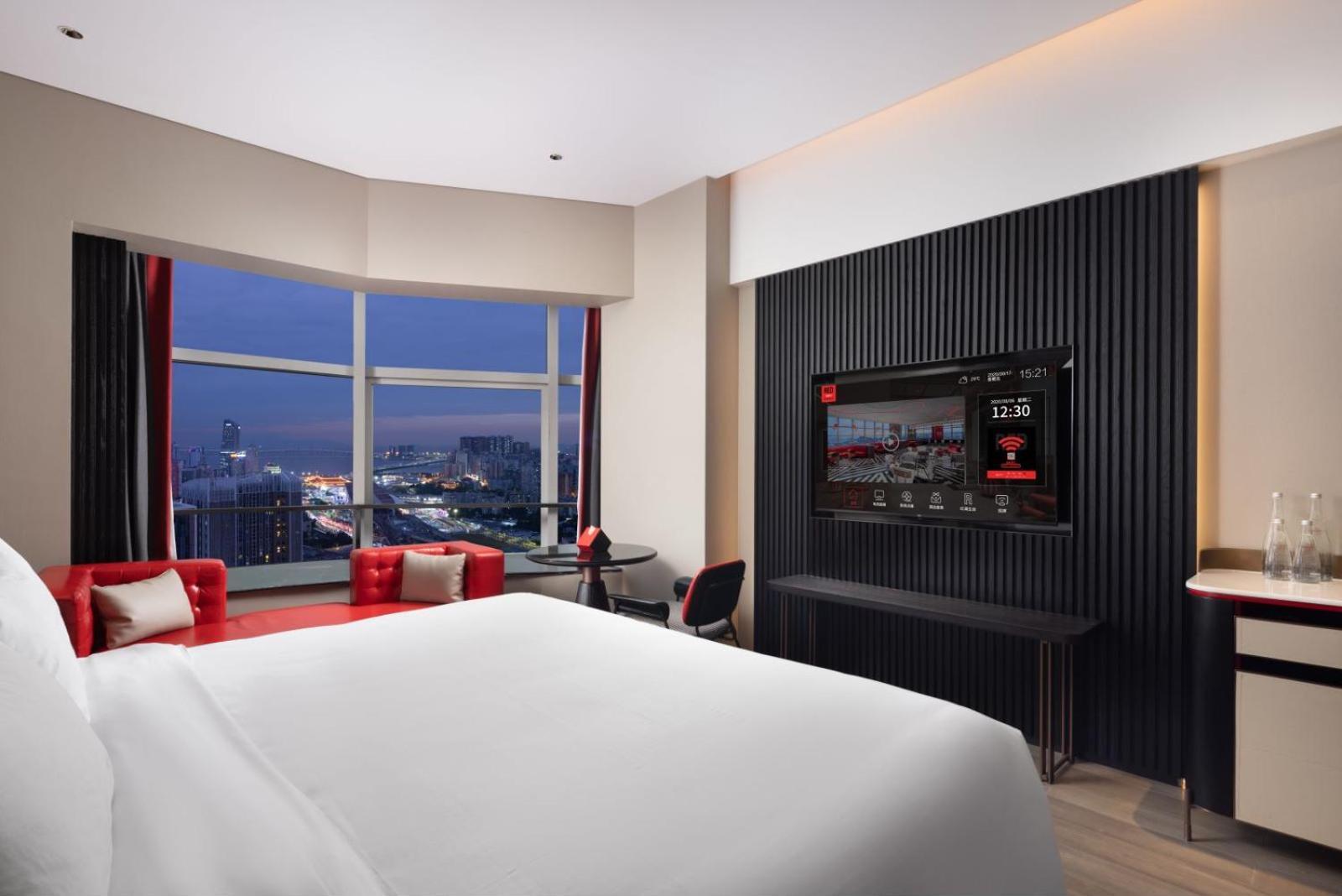Radisson Red Hotel Zhuhai Gongbei Port Exterior foto